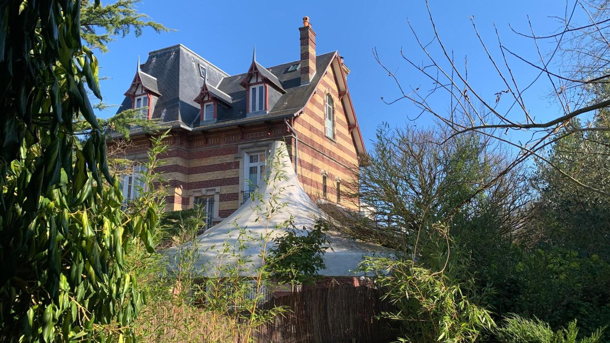 Hotel Les Jardins Carnot Compiègne Esterno foto